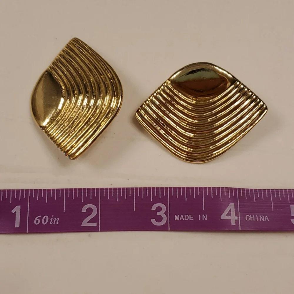 Vintage Gold tone Statement Clip on Earrings